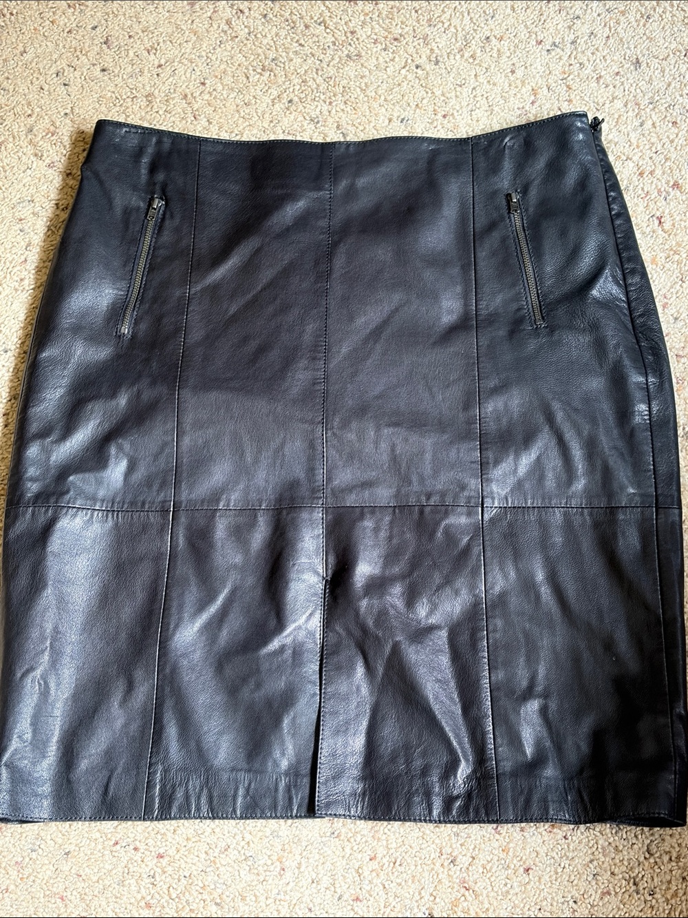 Halogen Black Leather Pencil Skirt with front zipper pockets. Size L